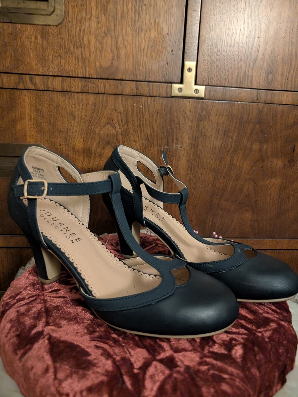 Journee Collection Navy T-Strap Round-Toe Heels Pin Up Buckle Vintage Retro